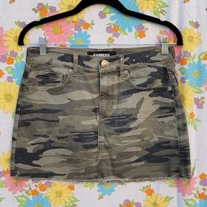 Express Camo Mini Skirt size 2